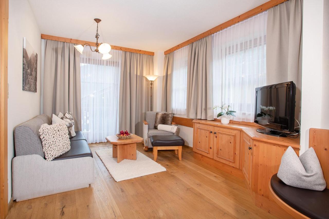 ホテル Brixnerhof Im Zillertal シュリッタース エクステリア 写真