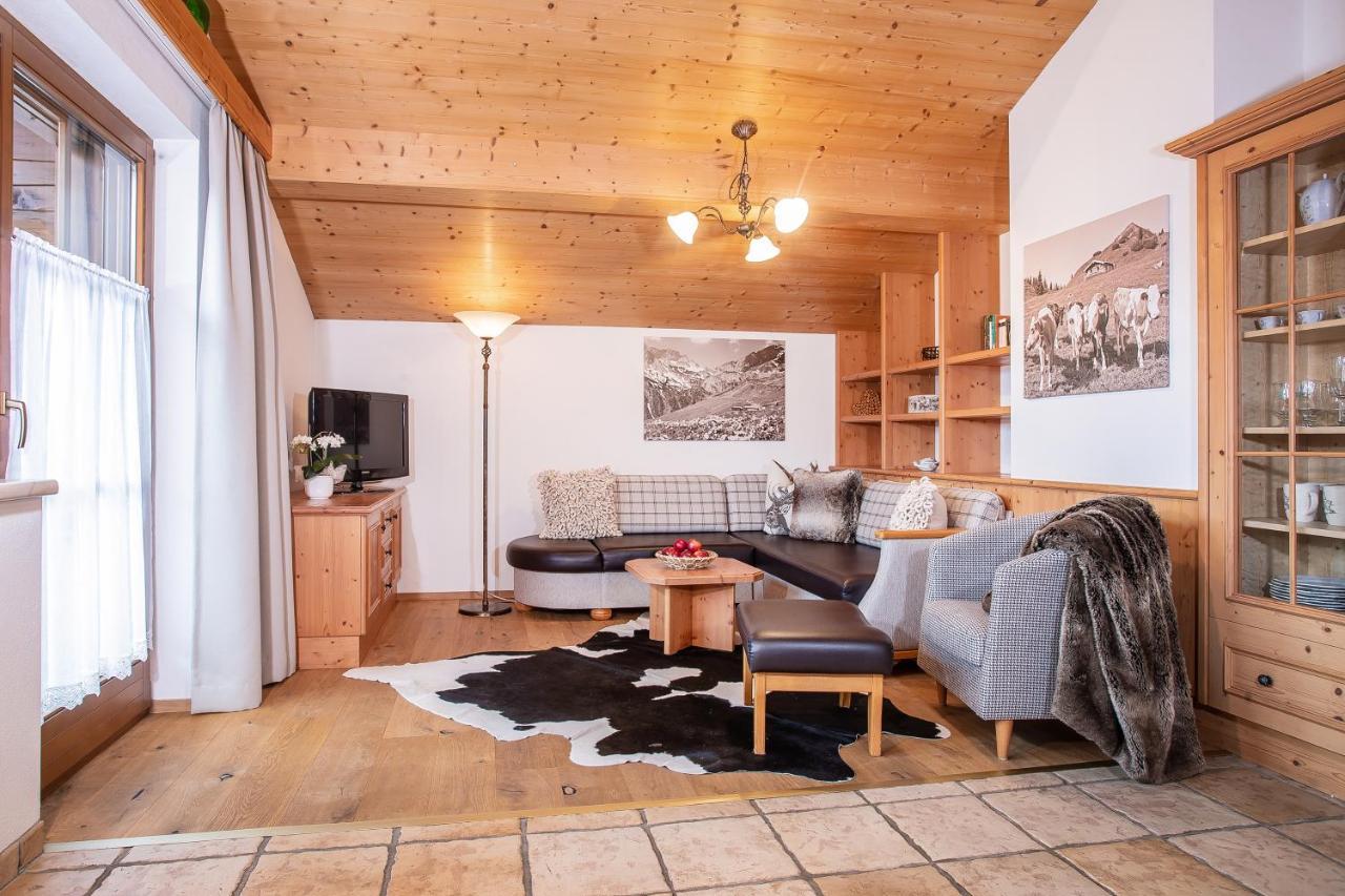 ホテル Brixnerhof Im Zillertal シュリッタース エクステリア 写真
