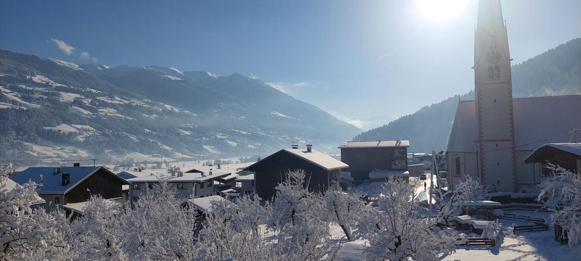 ホテル Brixnerhof Im Zillertal シュリッタース エクステリア 写真