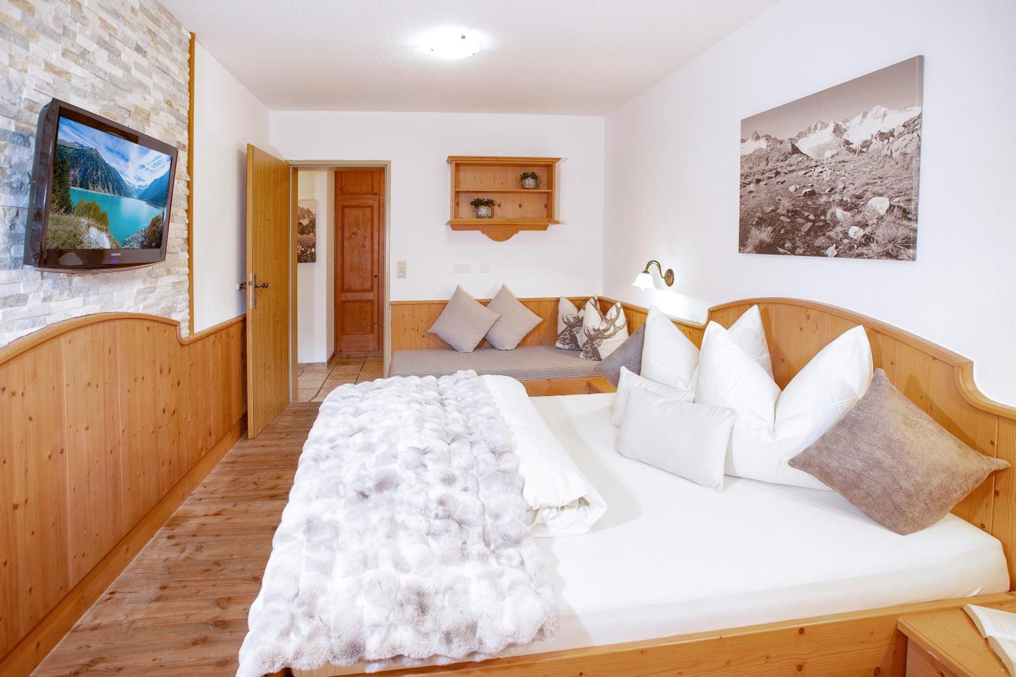 ホテル Brixnerhof Im Zillertal シュリッタース エクステリア 写真