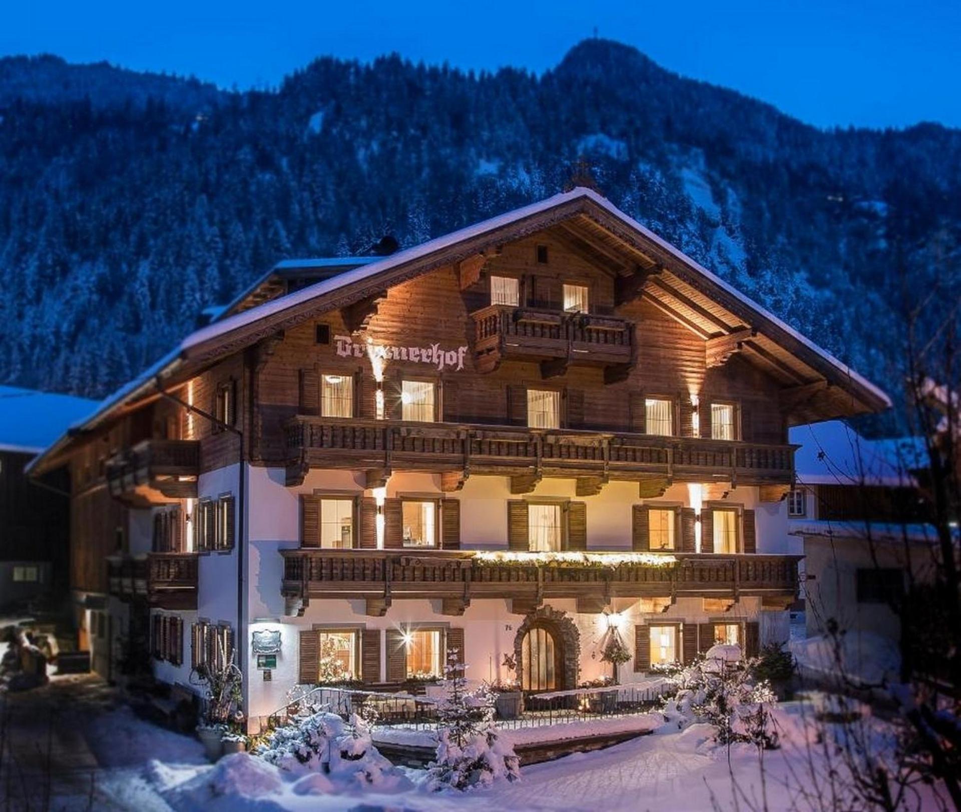 ホテル Brixnerhof Im Zillertal シュリッタース エクステリア 写真