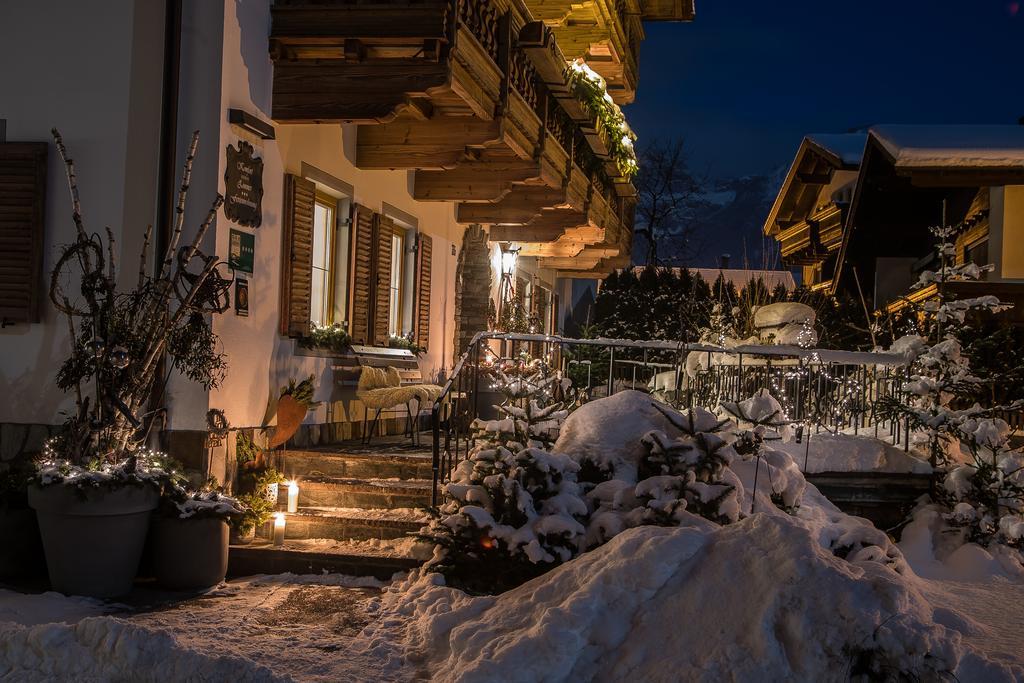 ホテル Brixnerhof Im Zillertal シュリッタース エクステリア 写真
